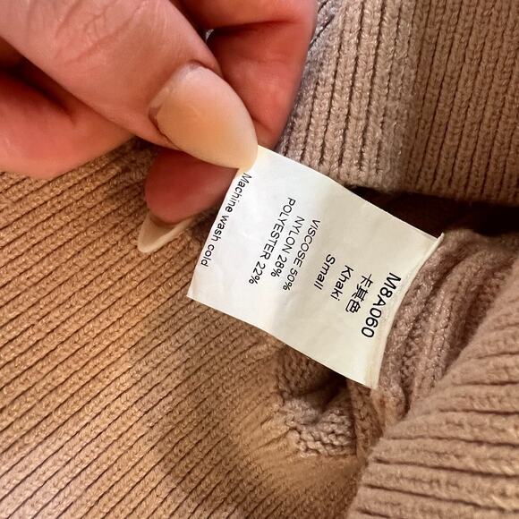 Small Women’s Pink Chain Knit V-NeckSweater – Sleeveless Stretch Blush Cropped - Picture 6 of 6